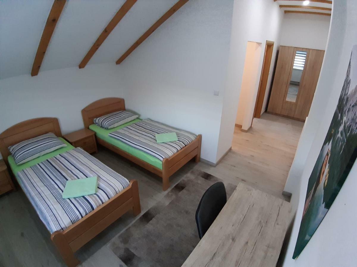 Bedrooms Cerovac Gracac  Екстер'єр фото